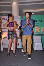 Ranbir Kapoor, Priyanka Chopra at Barfi promotions in R City Mall, Kurla on 8th Sept 2012 (148).JPG